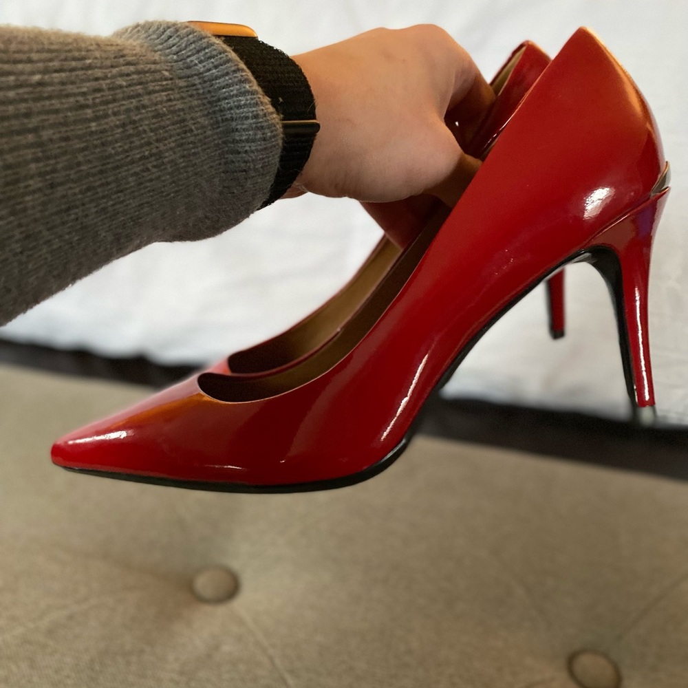Calvin Klein Pumps in Red - Never worn